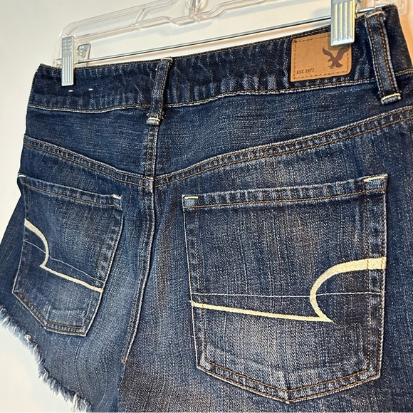 American Eagle Outfitters Blue Jean Shorts Frayed Hem Size 4 - Picture 4 of 6